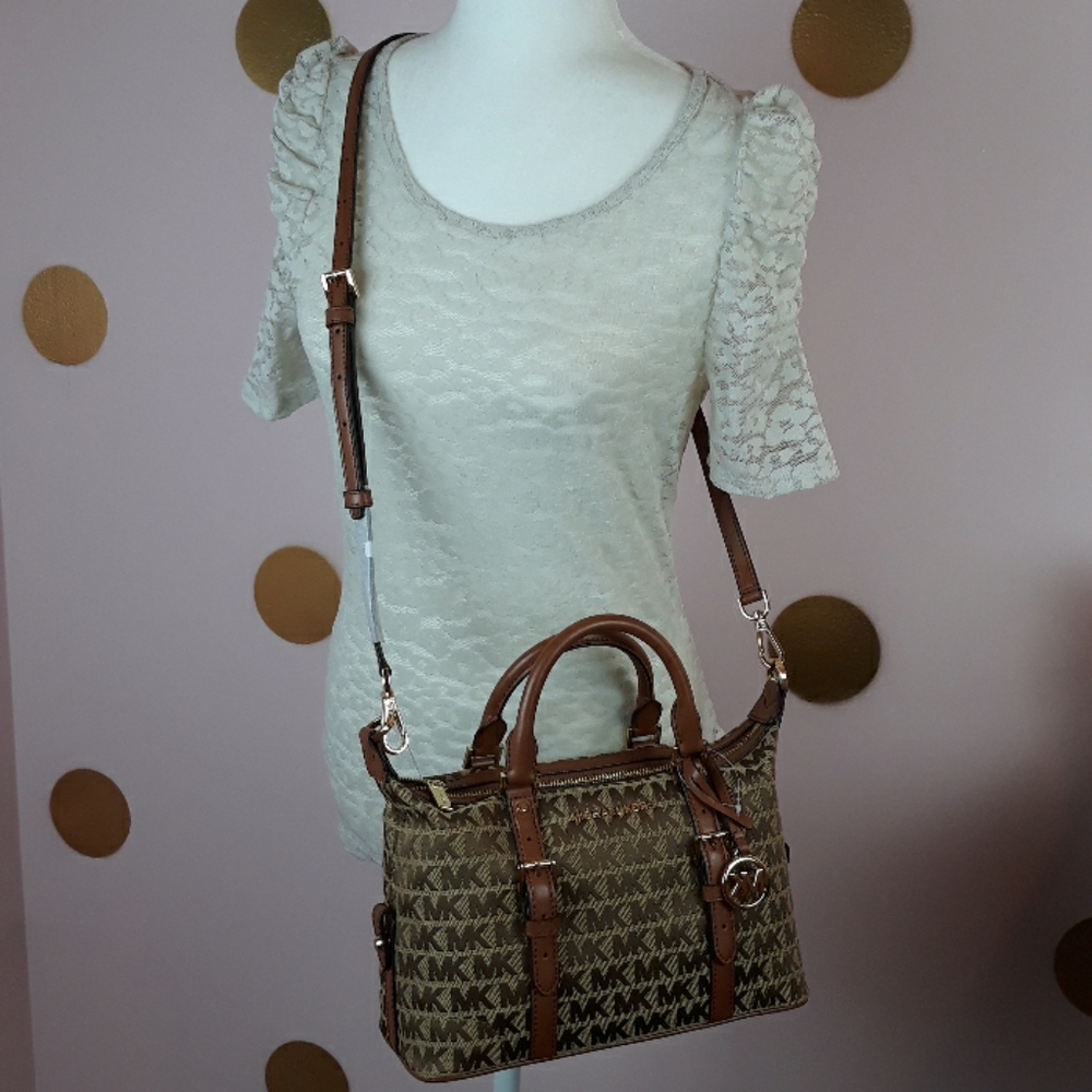 LAST ONE SALE âť—Michael Kors Satchel Brown Signat - Picture 4 of 6